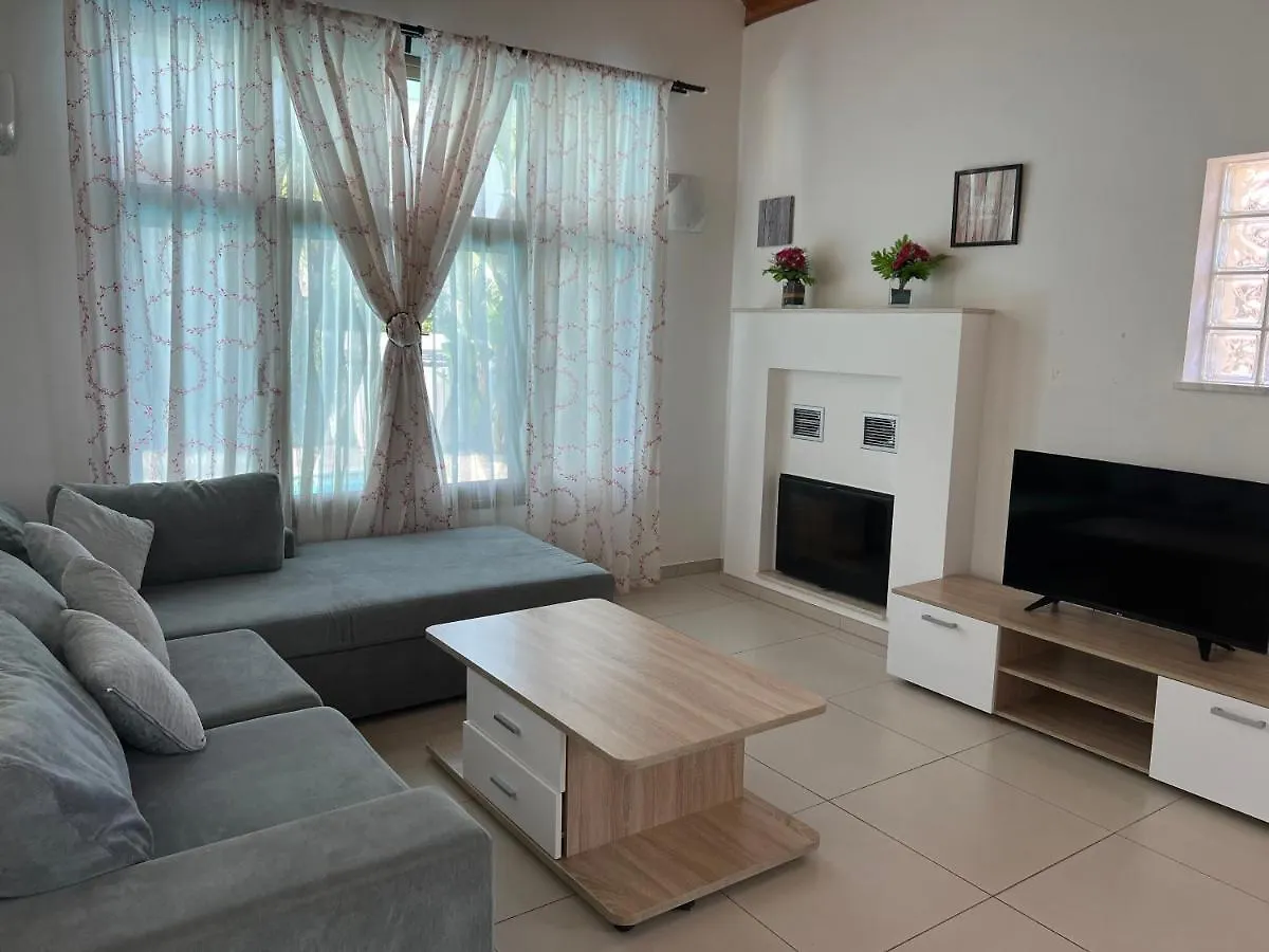 Mara Homes By The Seaside 圣纳帕 别墅
